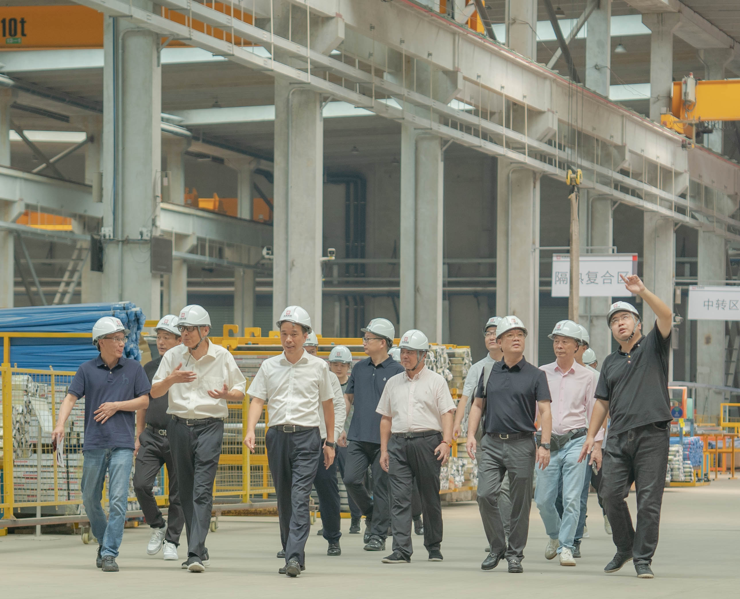 温州湾新区、龙湾区政府考察团赴集团调研并签订合作意向(图1)